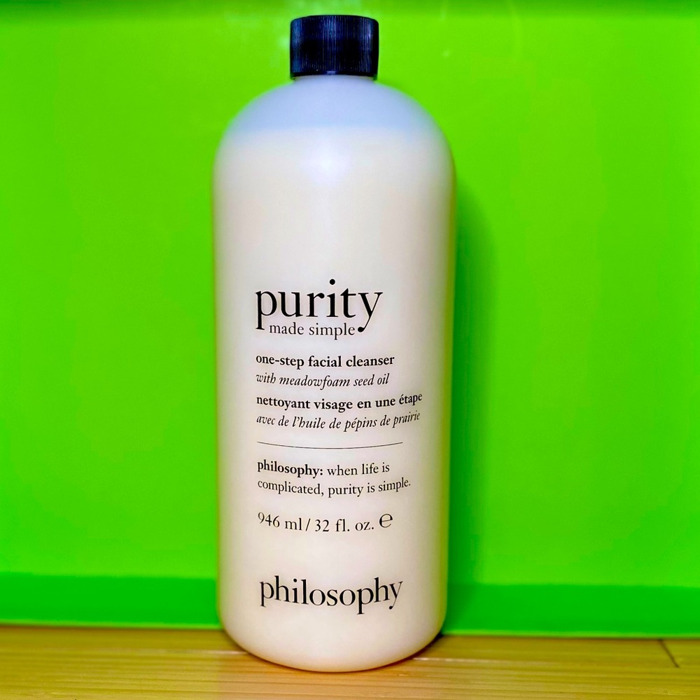 Philosophy one-step facial cleanser
purity made simple *pump not included*